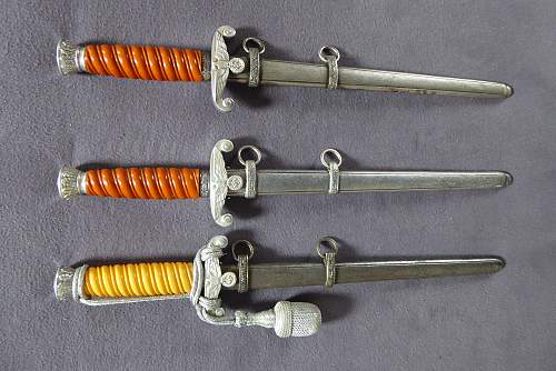 Aluminium fitted army daggers