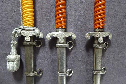 Aluminium fitted army daggers