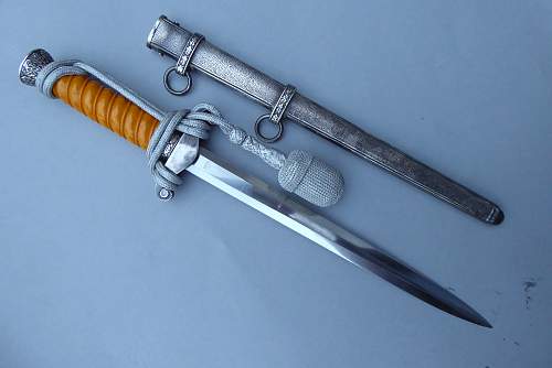 Aluminium fitted army daggers