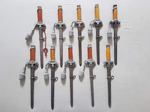 Aluminium fitted army daggers