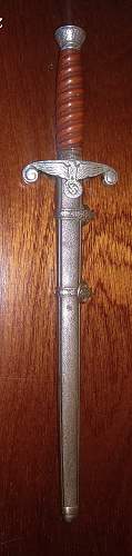 Alcoso officers dagger miniature, does anyone knows if this is real?