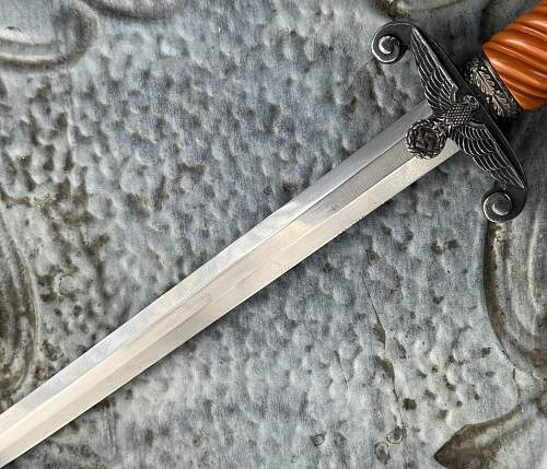 New early Heer dagger variation from Puma