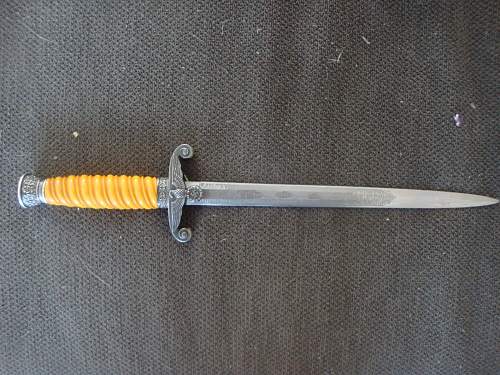 Heer dagger with etched blade: real or fake?