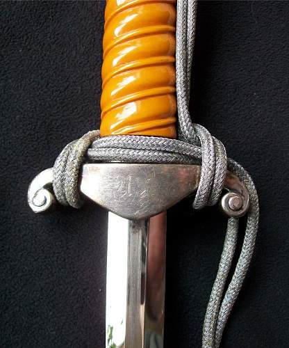 Need opinions on the grip of this Heer Dagger...
