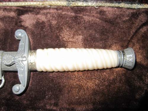 Heer Miniature Dagger - Is he real