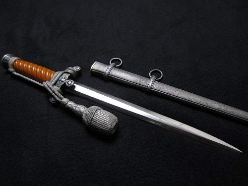 Early SMF army dagger
