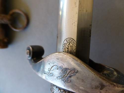early Heer dagger by Eickhorn smal oval logo and sidescrew config