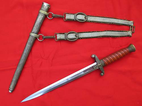Is this army dagger a Wingen 1st?