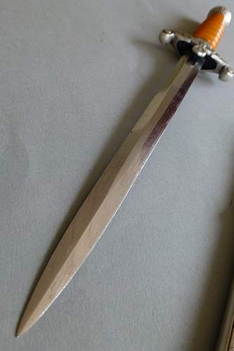 Alcoso 3th pattern Heer dagger with distributers marked blade
