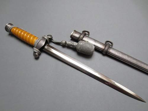 Heer dagger by Voos with enhanced crossguard