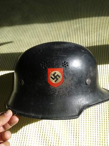 Help: German Police M35 Helmet