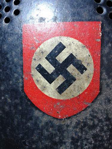 Help: German Police M35 Helmet