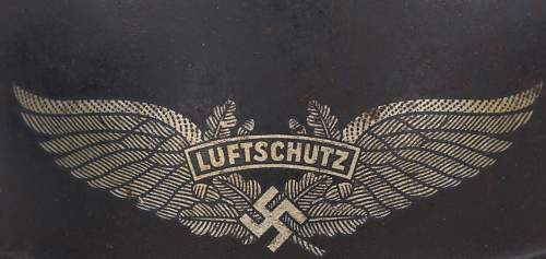 Need help on tricky Luftschutz decal