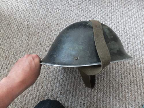 help identify these helmets please