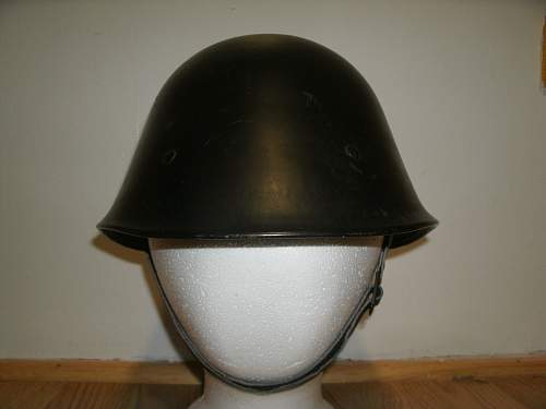 Dutch KNIL helmet post war reissue ?