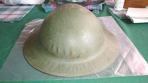 British or American helmet identification