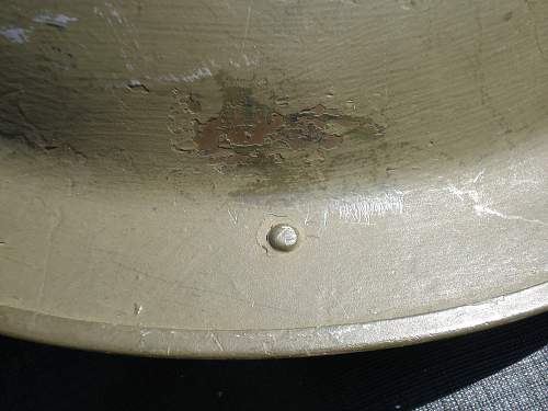 question for the expert on canadian ww2 helmet