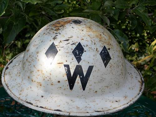 Unusual wardens helmet with stars - rank?