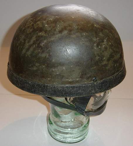 British Airborne steel helmet: 2nd pattern with leather chinstraps