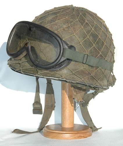 Argentinian M2 paratrooper helmet