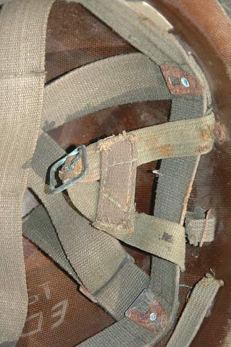Argentinian M2 paratrooper helmet
