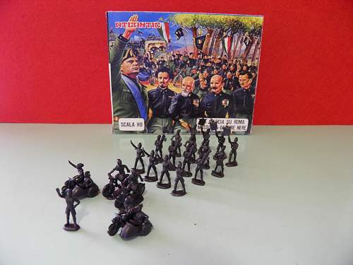 Italian Atlantic plastic soldiers