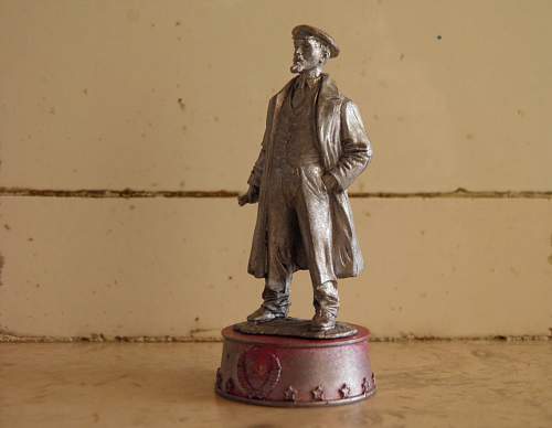 Vladimir Il'ich Ul'yanov (Lenin) figurine