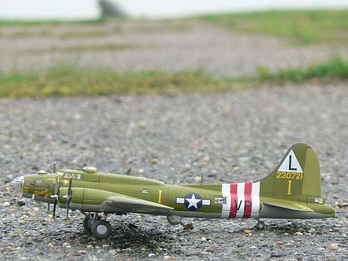 Die Cast B-17G &quot;A bit O' Lace&quot;