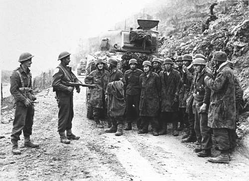 &quot;For you the war is over&quot;. Period photos of German POWs