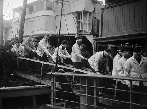 &quot;For you the war is over&quot;. Period photos of German POWs