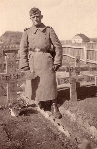 &quot;I once had a comrade&quot;. Photos of graves of German soldiers.