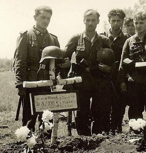 &quot;I once had a comrade&quot;. Photos of graves of German soldiers.