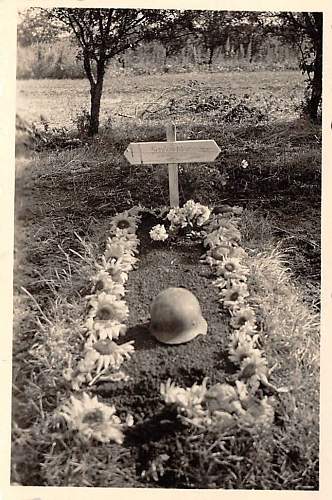 &quot;I once had a comrade&quot;. Photos of graves of German soldiers.