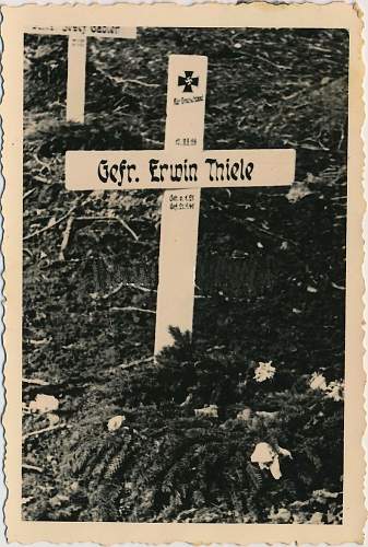 &quot;I once had a comrade&quot;. Photos of graves of German soldiers.