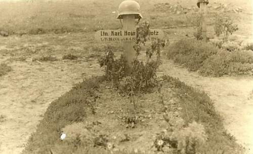 &quot;I once had a comrade&quot;. Photos of graves of German soldiers.