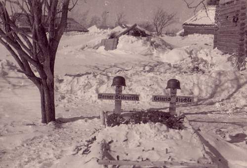 &quot;I once had a comrade&quot;. Photos of graves of German soldiers.