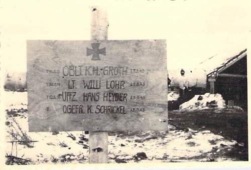 &quot;I once had a comrade&quot;. Photos of graves of German soldiers.