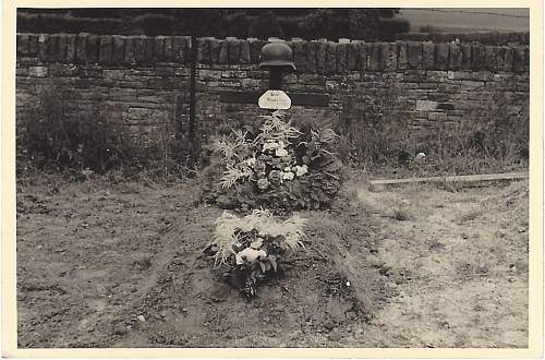 &quot;I once had a comrade&quot;. Photos of graves of German soldiers.