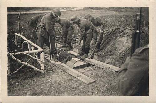 &quot;I once had a comrade&quot;. Photos of graves of German soldiers.