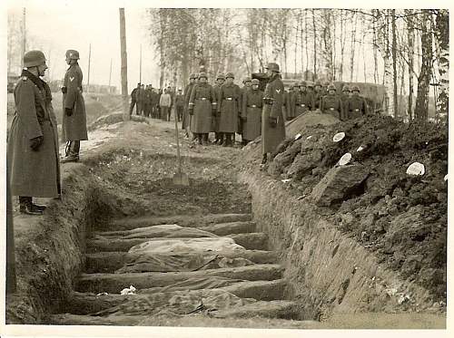 &quot;I once had a comrade&quot;. Photos of graves of German soldiers.