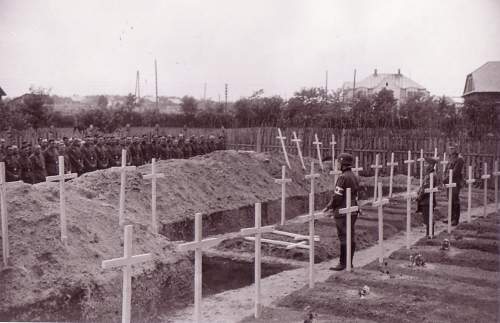 &quot;I once had a comrade&quot;. Photos of graves of German soldiers.