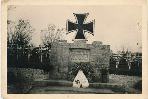 &quot;I once had a comrade&quot;. Photos of graves of German soldiers.