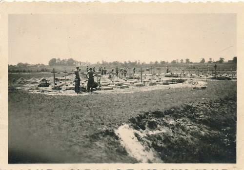 &quot;I once had a comrade&quot;. Photos of graves of German soldiers.