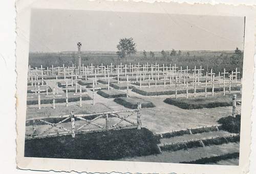 &quot;I once had a comrade&quot;. Photos of graves of German soldiers.