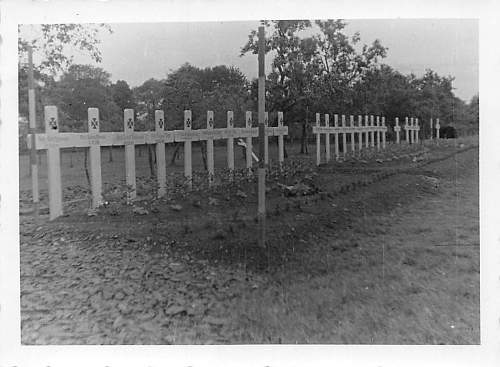 &quot;I once had a comrade&quot;. Photos of graves of German soldiers.