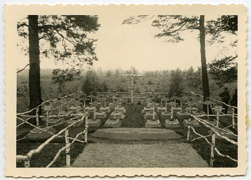 &quot;I once had a comrade&quot;. Photos of graves of German soldiers.