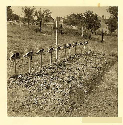 &quot;I once had a comrade&quot;. Photos of graves of German soldiers.