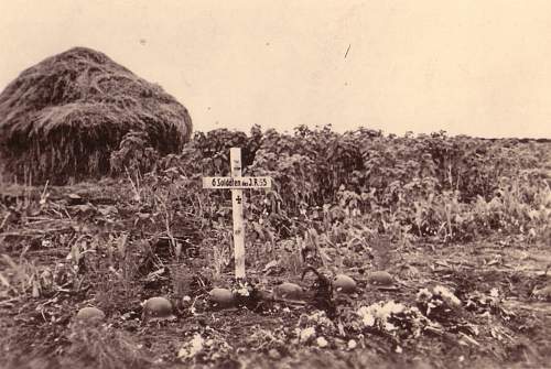 &quot;I once had a comrade&quot;. Photos of graves of German soldiers.