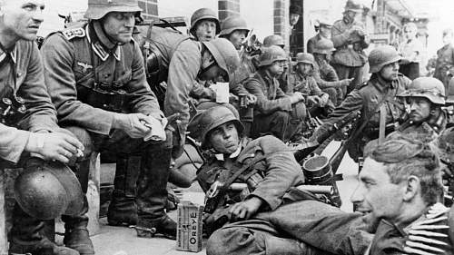 Advertisement. Photos of German soldiers with advertising signs.