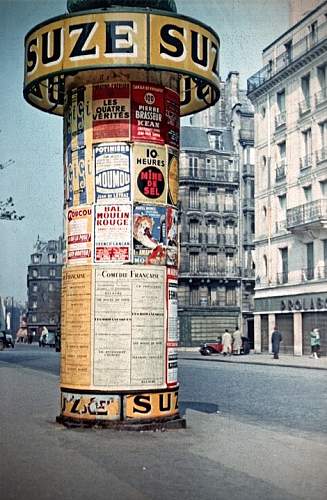 Advertisement. Photos of German soldiers with advertising signs.